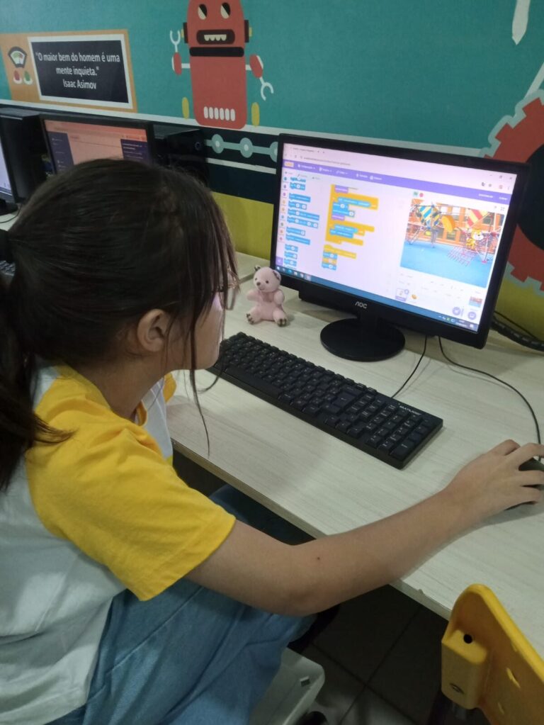ELAS EM ALTA NOS GAMES: Últimos dias de inscrição para cursos de criação de games para meninas de escolas públicas