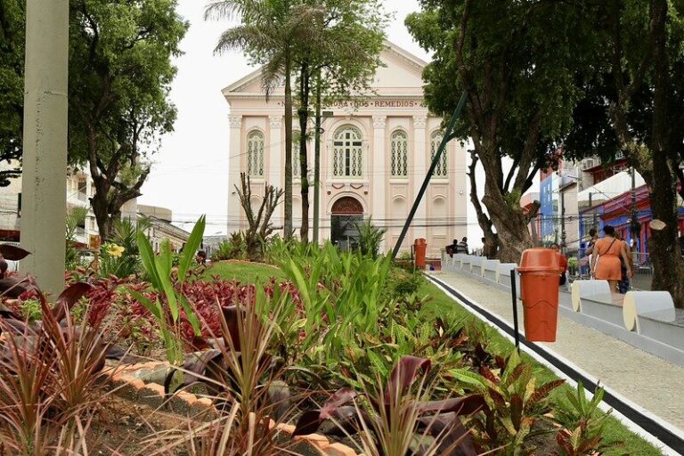Praça dos Remédios é reinaugurada com revitalização completa no Centro Histórico de Manaus