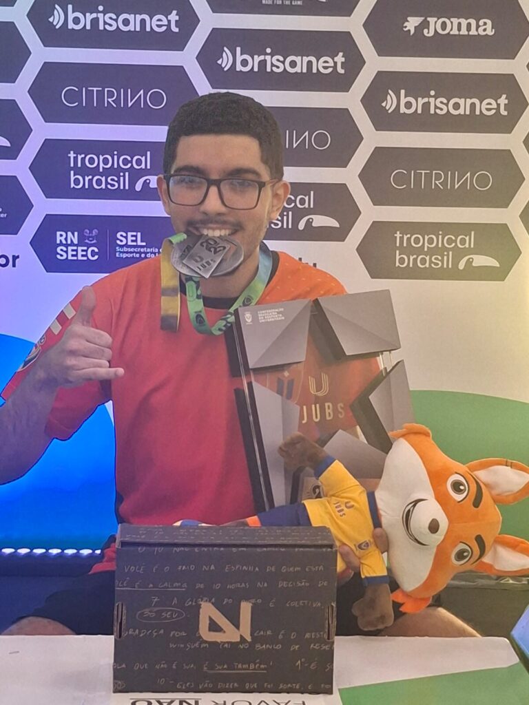 Atleta amazonense é vice-campeão de futebol eletrônico nos Jogos Universitários Brasileiros 2025