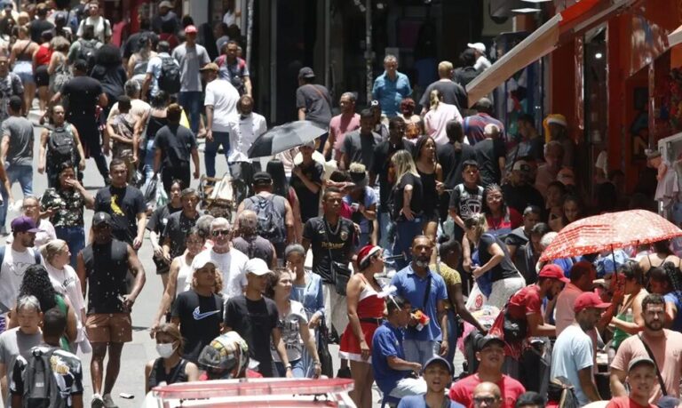 IBGE revela os nomes e sobrenomes mais comuns do Brasil com base no Censo 2022