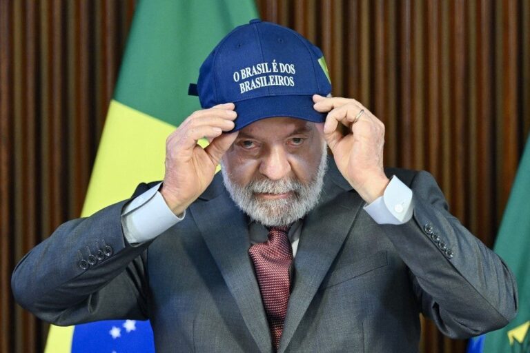 Lula sanciona lei que amplia isenção do Imposto de Renda para salários de até R$ 5 mil