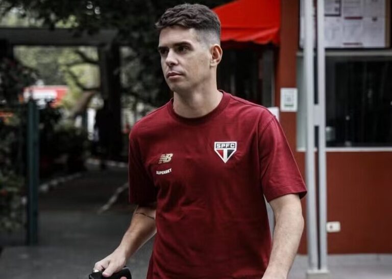 Oscar segue internado após desmaio em treino e realiza novos exames para definir futuro no futebol