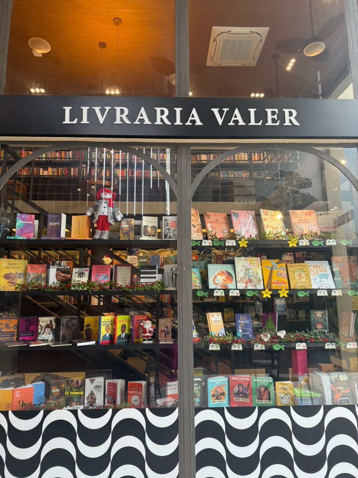 Livraria Valer anuncia “Valer Friday” com descontos históricos de até 90%
