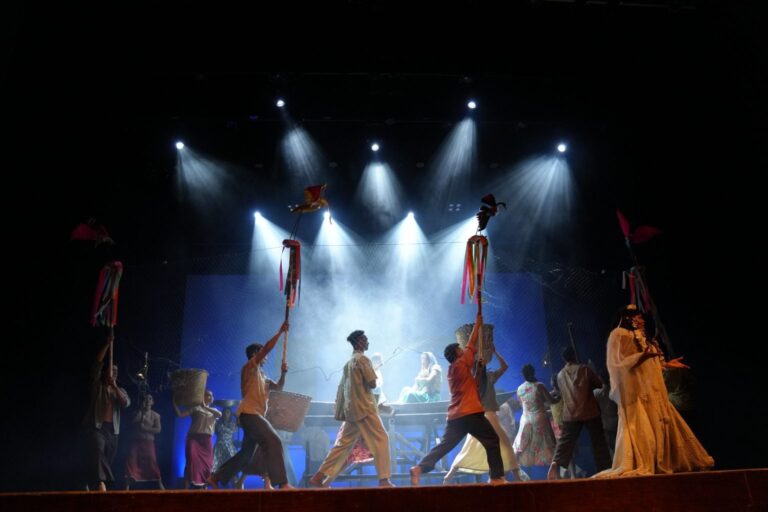Espetáculo “Cristo Ribeirinho” reforça identidade amazônica na programação natalina do Teatro Amazonas