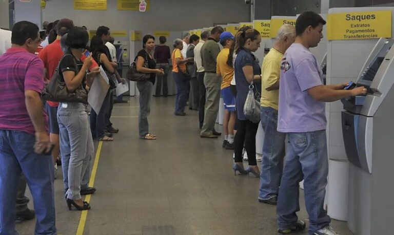 Festas de fim de ano alteram funcionamento dos bancos; veja o que muda