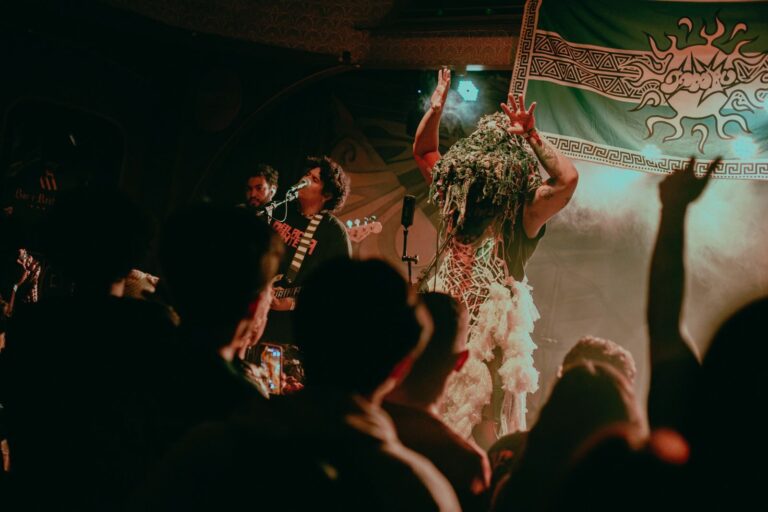 Jambu é indicada ao Prêmio TMDQA! 2025 na categoria Banda Revelação