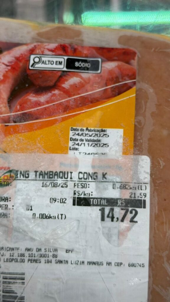 Procon-AM autua supermercado na zona sul de Manaus por venda de alimentos impróprios