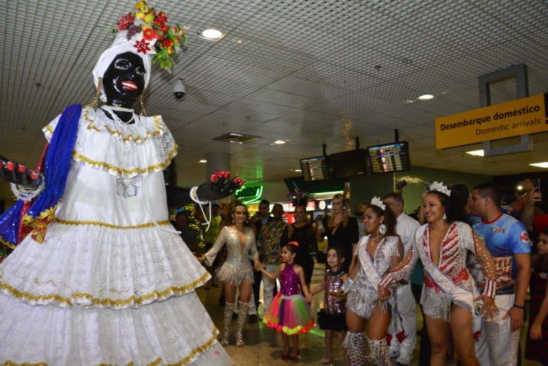 Kamélia desembarca em Manaus e abre oficialmente o Carnaval 2026 com festa no Olímpico Clube