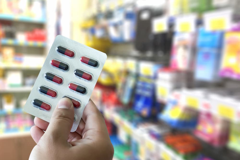 Câmara aprova venda de medicamentos em supermercados; texto vai à sanção