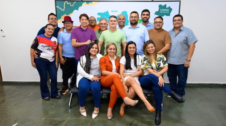 Com adesão do PRD, David Almeida amplia bloco político para 2026